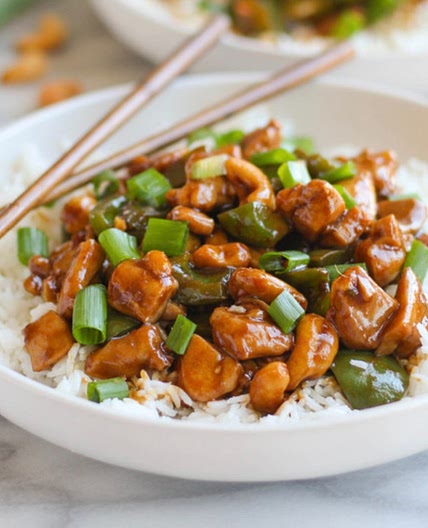 Chicken, Bell Pepper & Cashew Stir-Fry over Rice