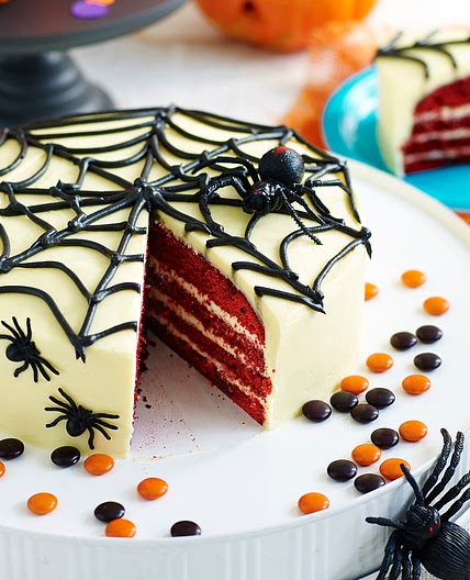 Wacky web halloween cake