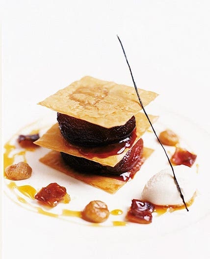Caramelised apple with filo crisps and date and apple purée
