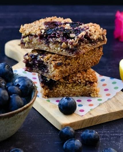 Blueberry and Lemon Oaty Breakfast Bars