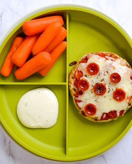 How to Make English Muffin Pizzas
