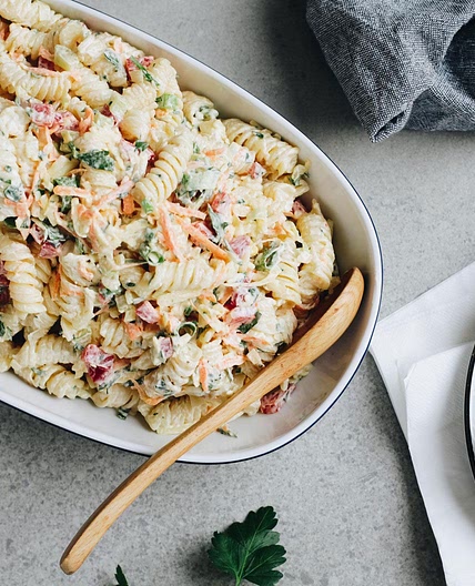 Easy and Creamy Pasta Salad Recipe