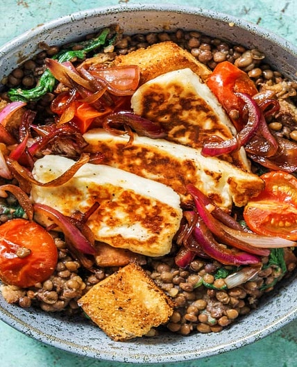 Pan-Fried Halloumi with Caramelised Red Onion and Lentils
