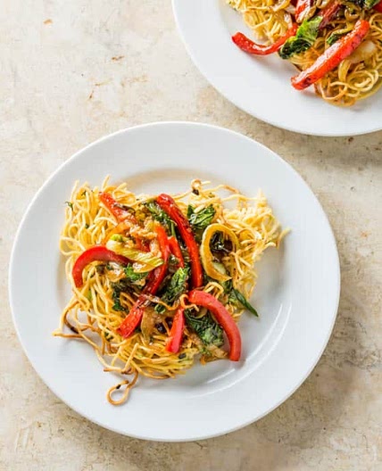 Stir-Fried Bok Choy with Noodle Cake