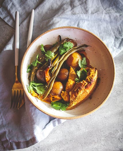 Healthy Crockpot Turmeric Chicken & Potatoes Recipe