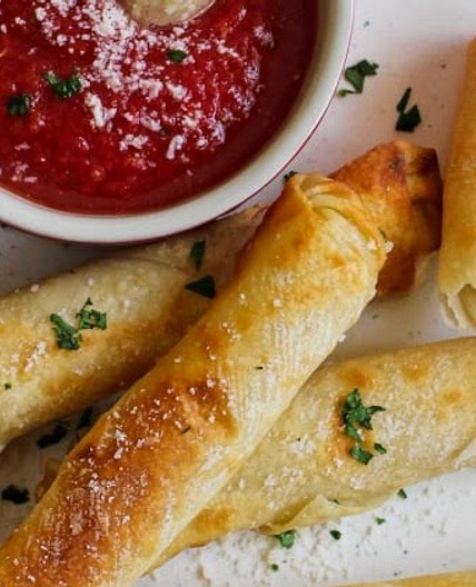 Air Fryer Wonton Mozzarella Sticks
