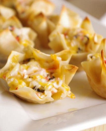Crab and Cheddar Baked Wonton Purses