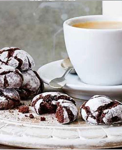 Chocolate fudge crinkle biscuits 