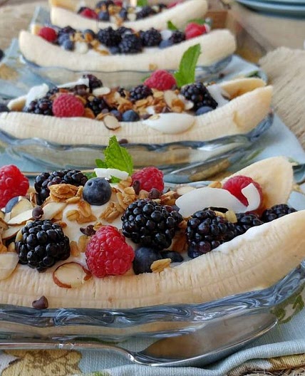 Banana Split Breakfast Bar