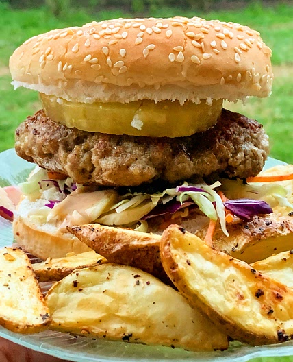 Jamaican pork burger with grilled pineapple (low sodium)