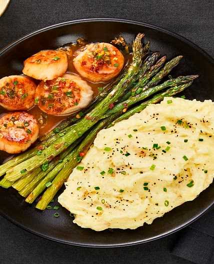 Pan-Seared Scallops & Lemon Butter Sauce with Crème Fraîche Mashed Potatoes & Chili Roasted Asparagus