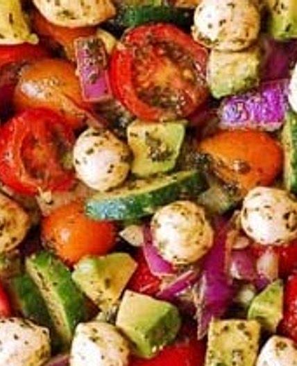AVOCADO SALAD WITH TOMATOES, MOZZARELLA, BASIL PESTO