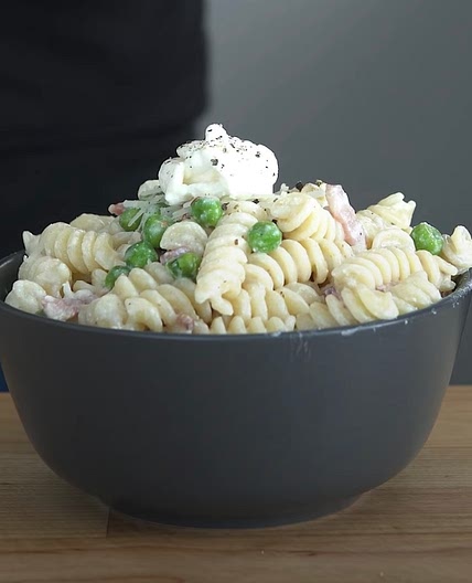 Ricotta Pasta Sauce with Peas & Bacon