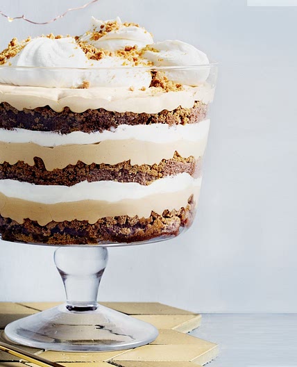 This gingerbread trifle is the answer to all your Christmas wishes