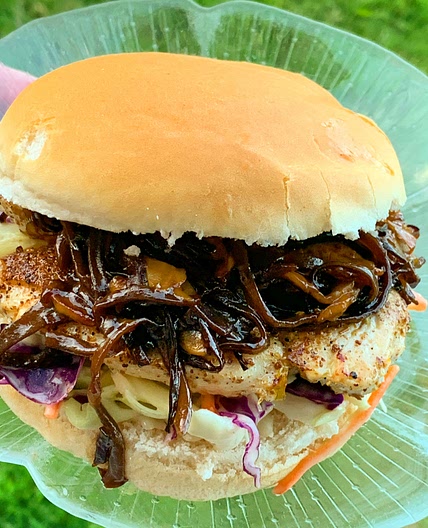 Hoisin chicken mushroom burger with Asian slaw (low sodium)