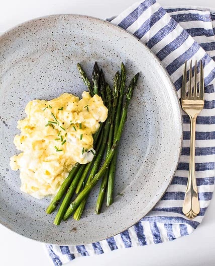 Soft Scrambled Eggs with Cheese