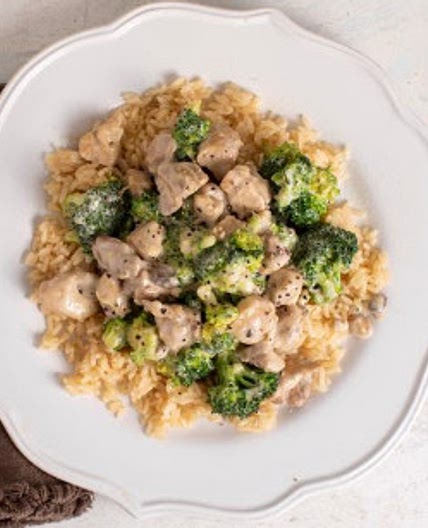 15-Minute Creamy Chicken and Broccoli Skillet