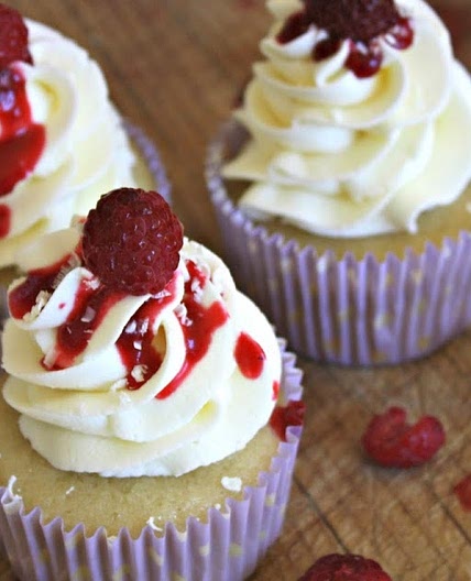 White Chocolate Amaretto Cupcakes