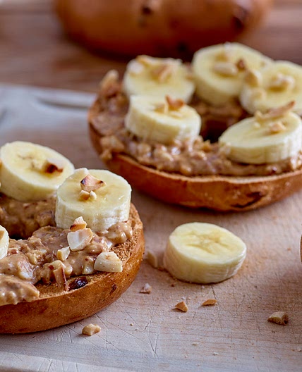 Bagel à la banane et au beurre de cacahuète