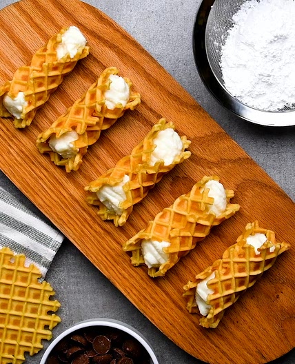 Easy Pizzelle Cannolis
