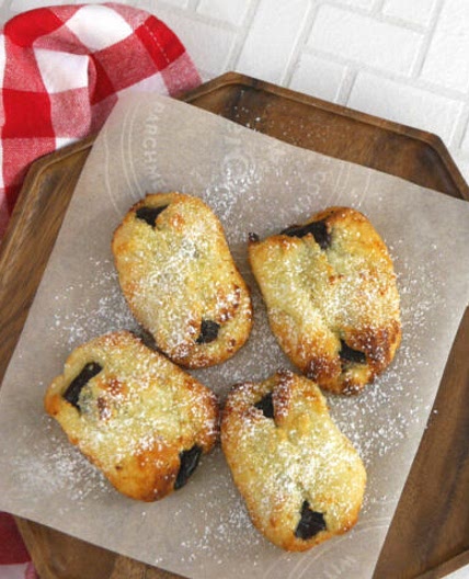 Low Carb Chocolate "Croissants"