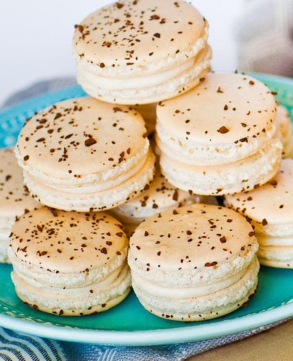 Tiramisu French Macarons (video)