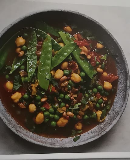 Black eyed bean and chickpea usal