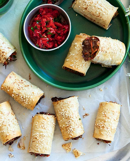 Kangaroo sausage rolls with roasted capsicum relish