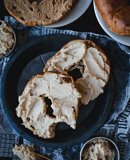 Vegan Cinnamon Raisin Cream Cheese