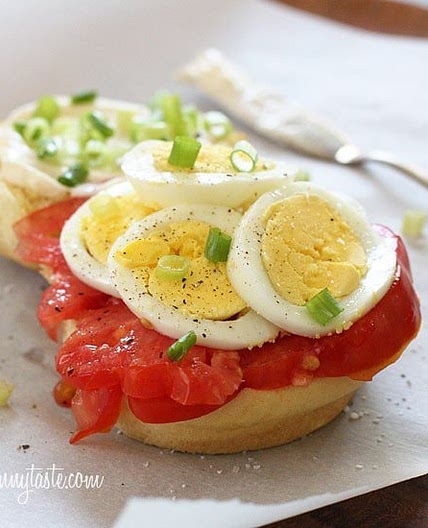 Egg Tomato and Scallion Sandwich
