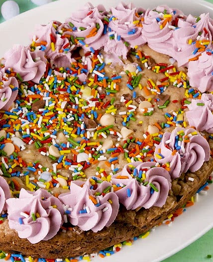 Slow Cooker Easter Egg Cookie