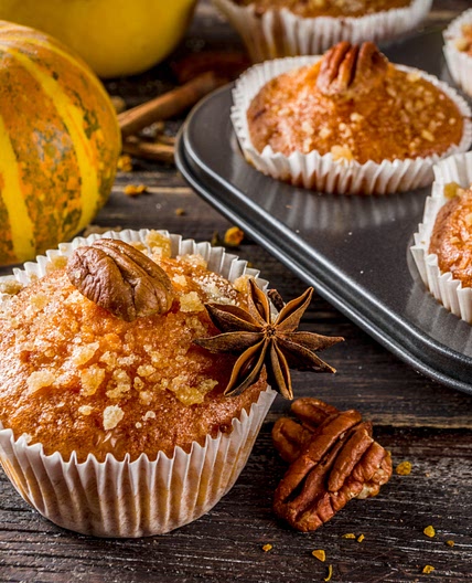 Pumpkin Muffins with Crumb Topping and Maple Glaze