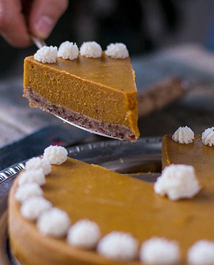 Pumpkin Spice Cake with Gingersnap Crust