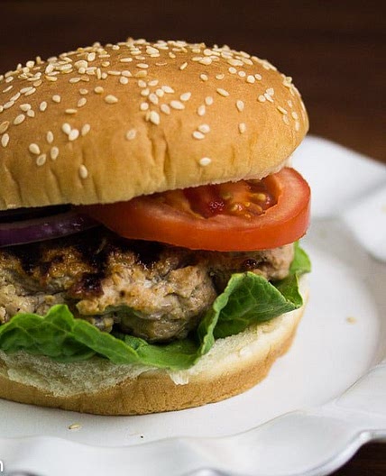 moist and juicy turkey burgers