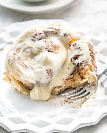 Cinnabons Cinnamon Rolls