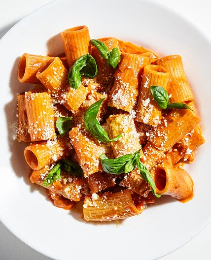 Rigatoni with Easy Vodka Sauce
