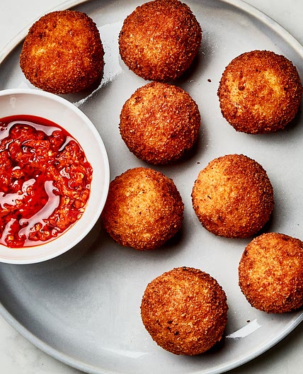 Mozzarella Arancini (Stuffed Rice Balls)