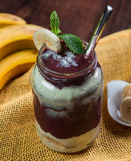 Açaí em camadas no copo