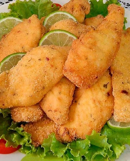 Peixe empanado com fubá