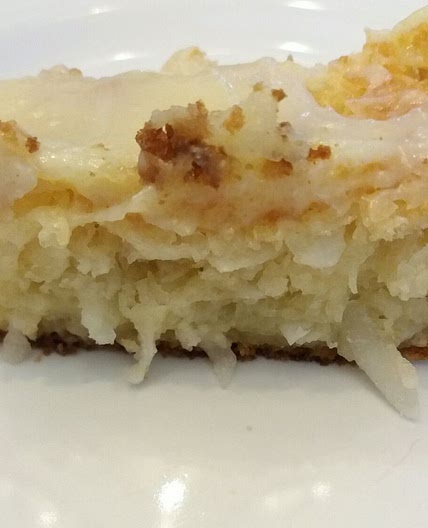 Bolo de aipim com coco cremoso
