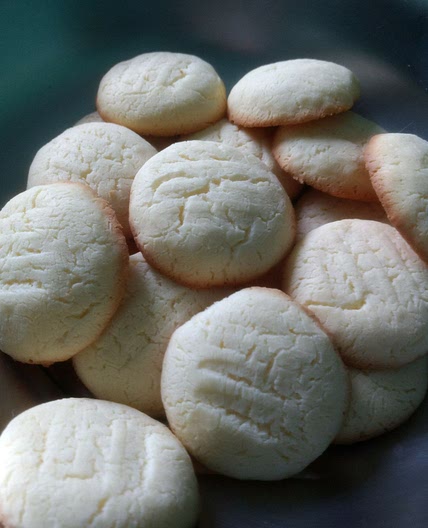 Biscoito de amido de milho e leite condensado fácil