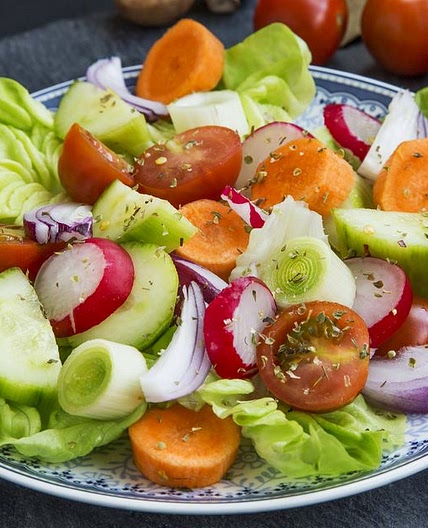 Salada de legumes e vegetais