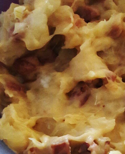 Purê de mandioca com bacon/calabresa