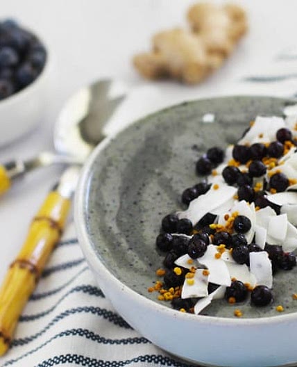 Almond Ginger Blueberry Anti-Inflammatory Smoothie Bowl (gluten-free + vegan)