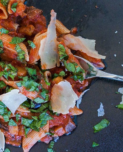 Refreshing eggplant & mint pasta