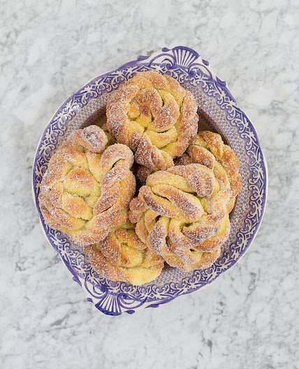 Vegan cinnamon knots (Veganska saffransknutar)