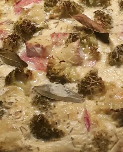 Quiche aux brocolis, chèvre et roquefort
