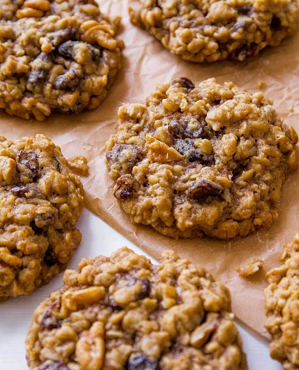 Oatmeal raisin cookies