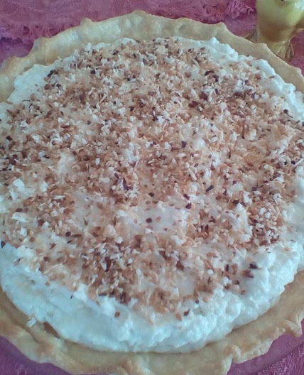 Amish White Christmas Pie - Amish 365