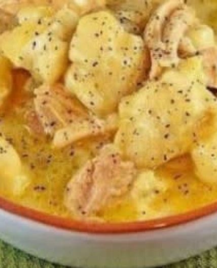 Slow Cooker Chicken & Dumplings